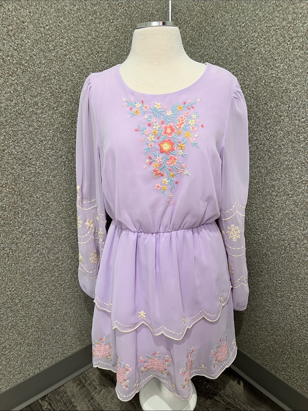Emily Wonder Lilac Floral Embroidered Boho Scalloped Tiered Dress Size M